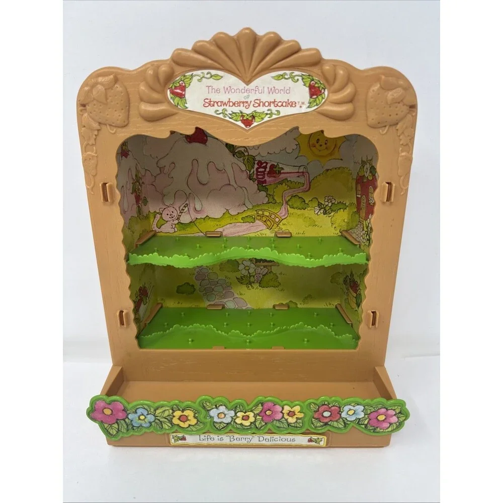 VTG 1981 Wonderful World of Strawberry Shortcake Display Case Cabinet NO DOORS